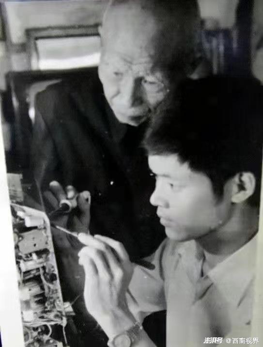 重庆：学雷锋慈善标兵刘崇和50年做好事坚守不变